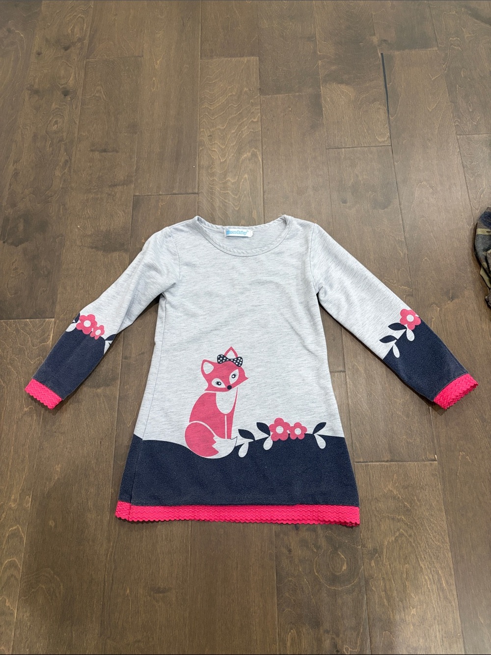 pre-loved Girl Dress fits size 3/4t